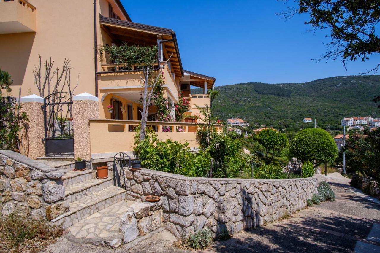 Apartmani Zorica Martinšćica エクステリア 写真