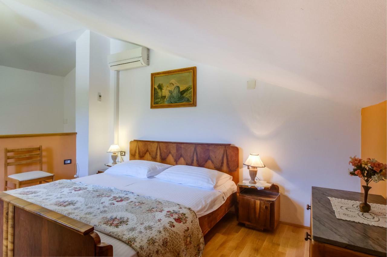 Apartmani Zorica Martinšćica エクステリア 写真